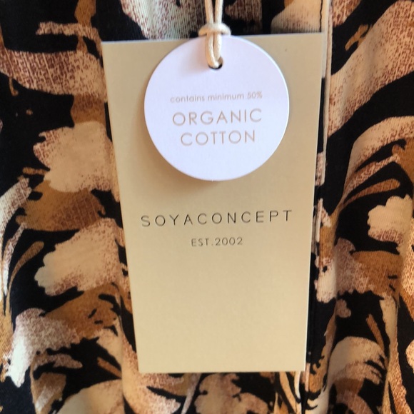 Soyaconcept blouse with unique pattern and tags XXL - Picture 2 of 8